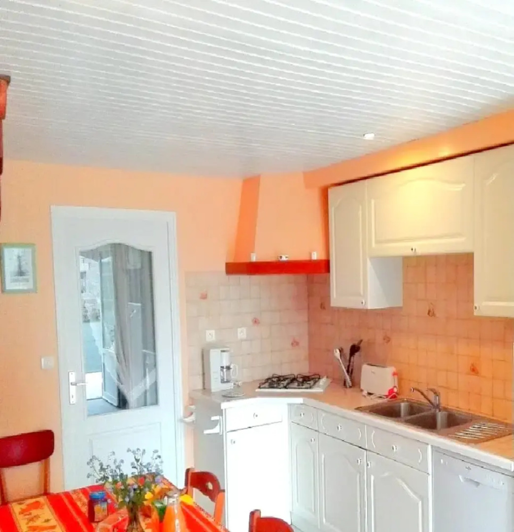 House With 2 Bedrooms in Pouldreuzic, With Furnished Garden and Wifi -