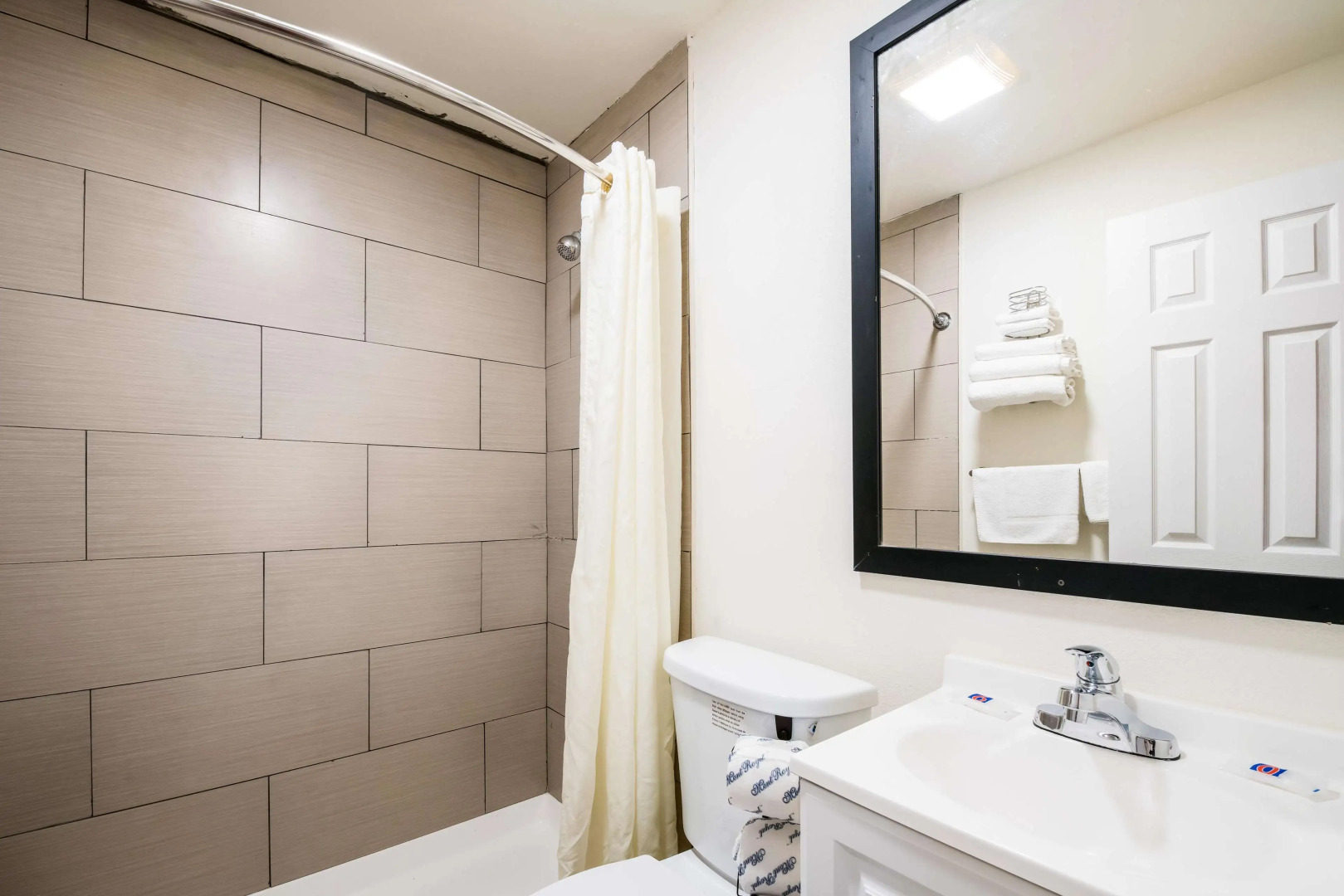 Motel 6 Tinton Falls