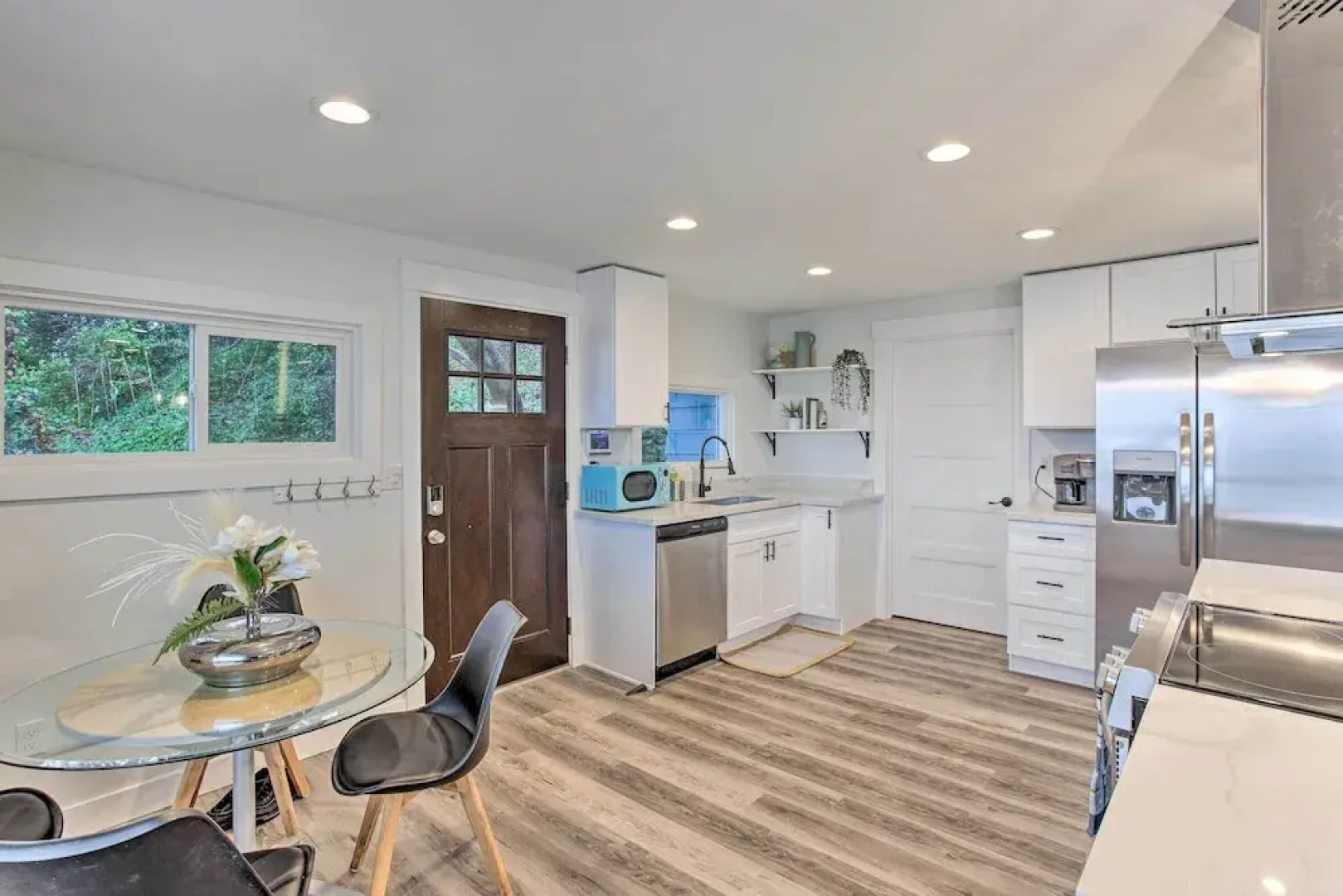 Tacoma 'dash Point Beach Cabin' w/ Balcony!