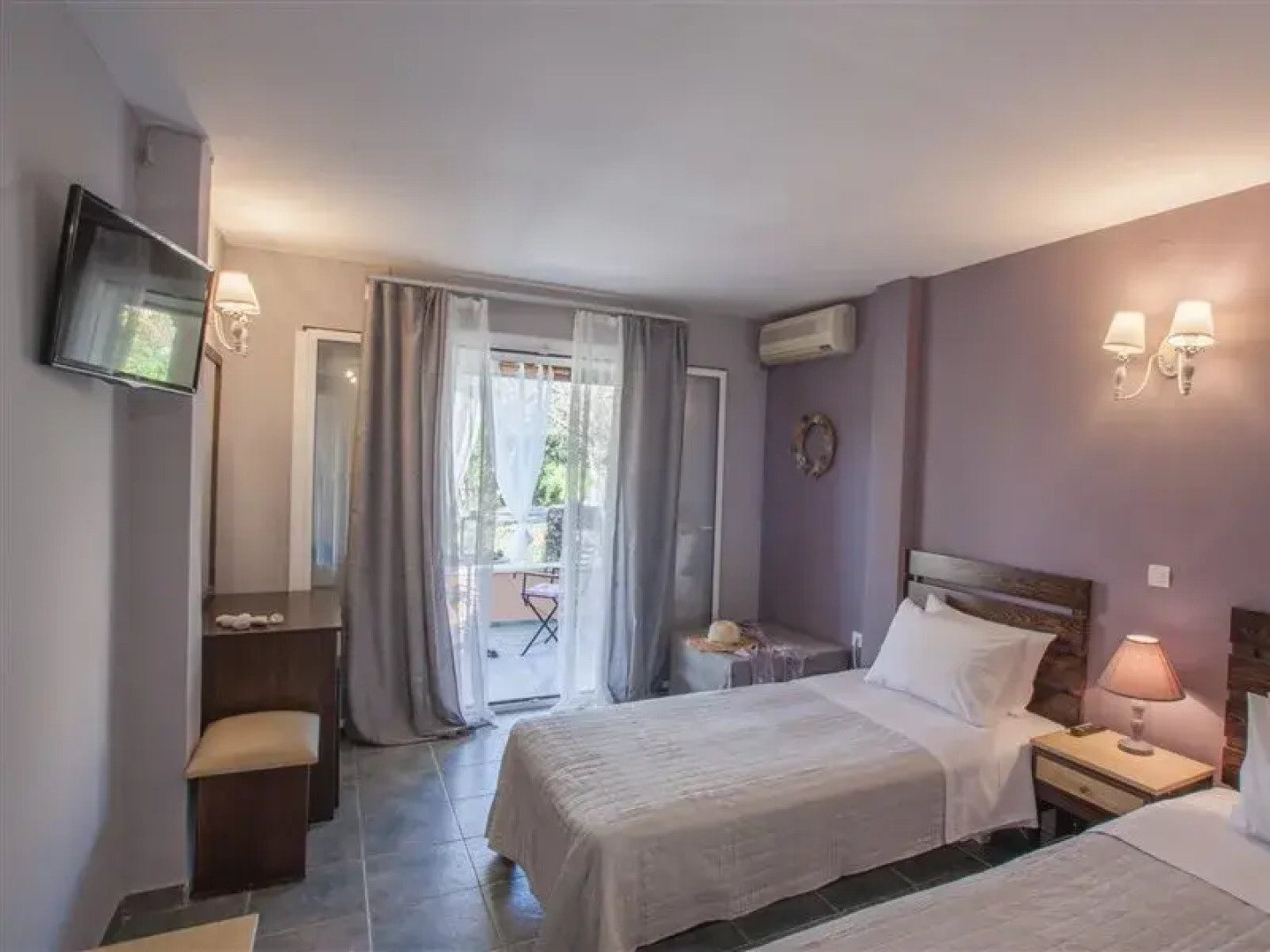 Tellis Holiday Rooms