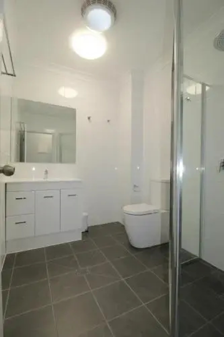 Dolphin Court 2, 1 Gowing Street
