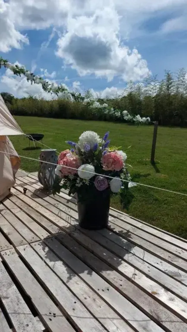 Hopgarden Glamping - Luxury 6m bell tent