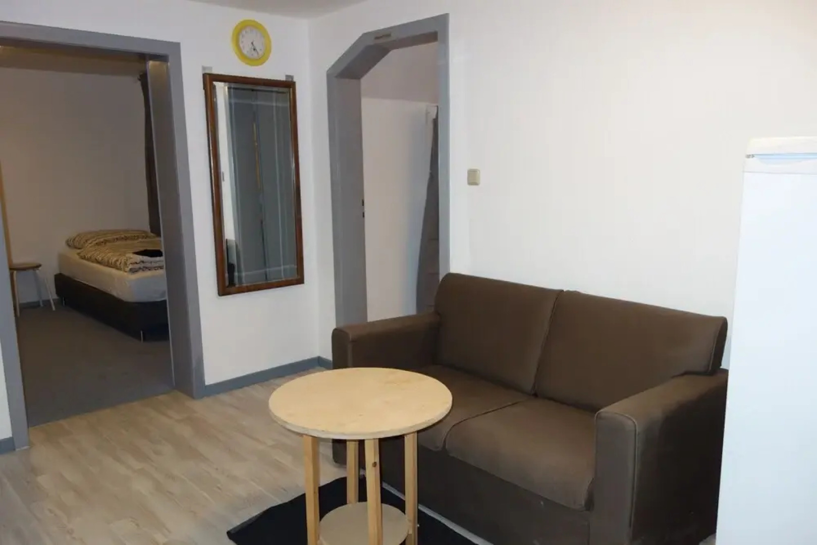 Tolstov-Hotels Large 3 Room Apartment with Garden