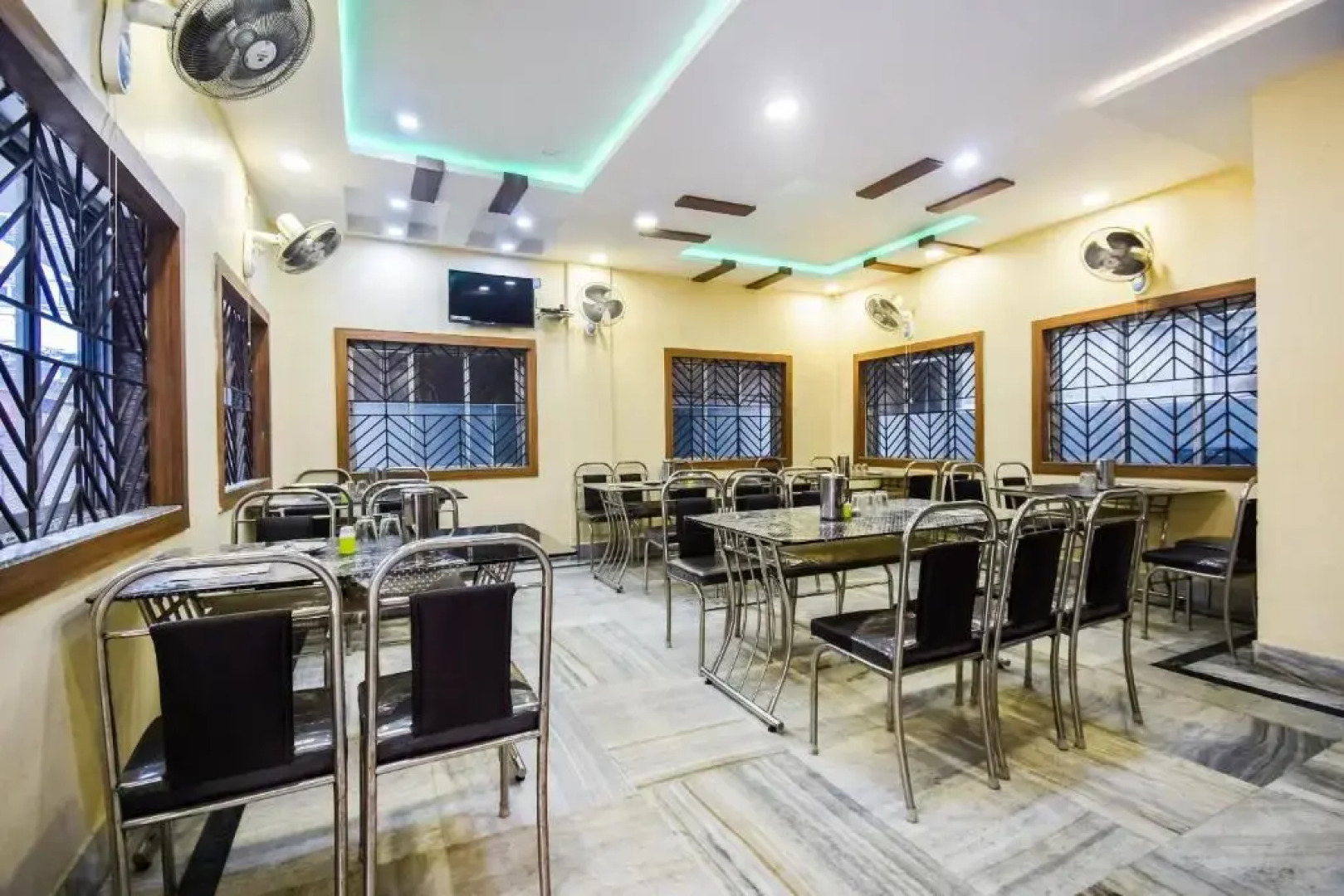 SPOT ON 63610 The Amber