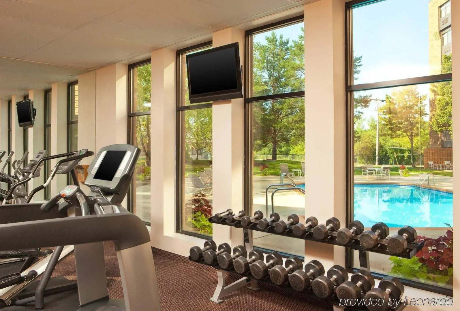 Four Points by Sheraton Milwaukee North Shore