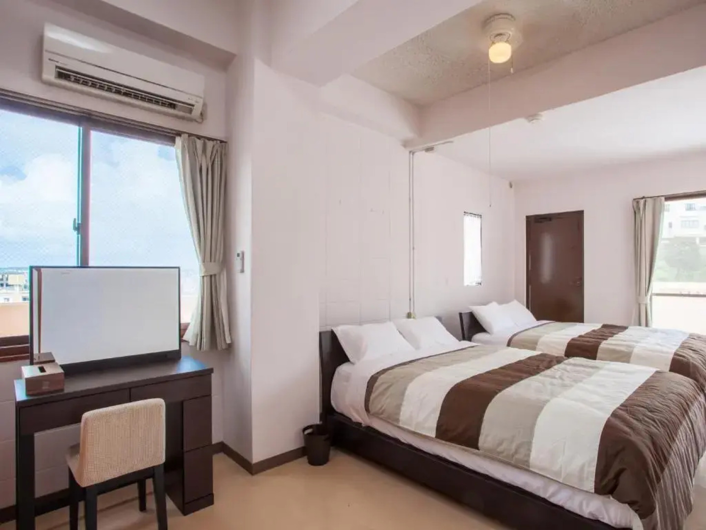 Kariyushi Condominium Mezon Max