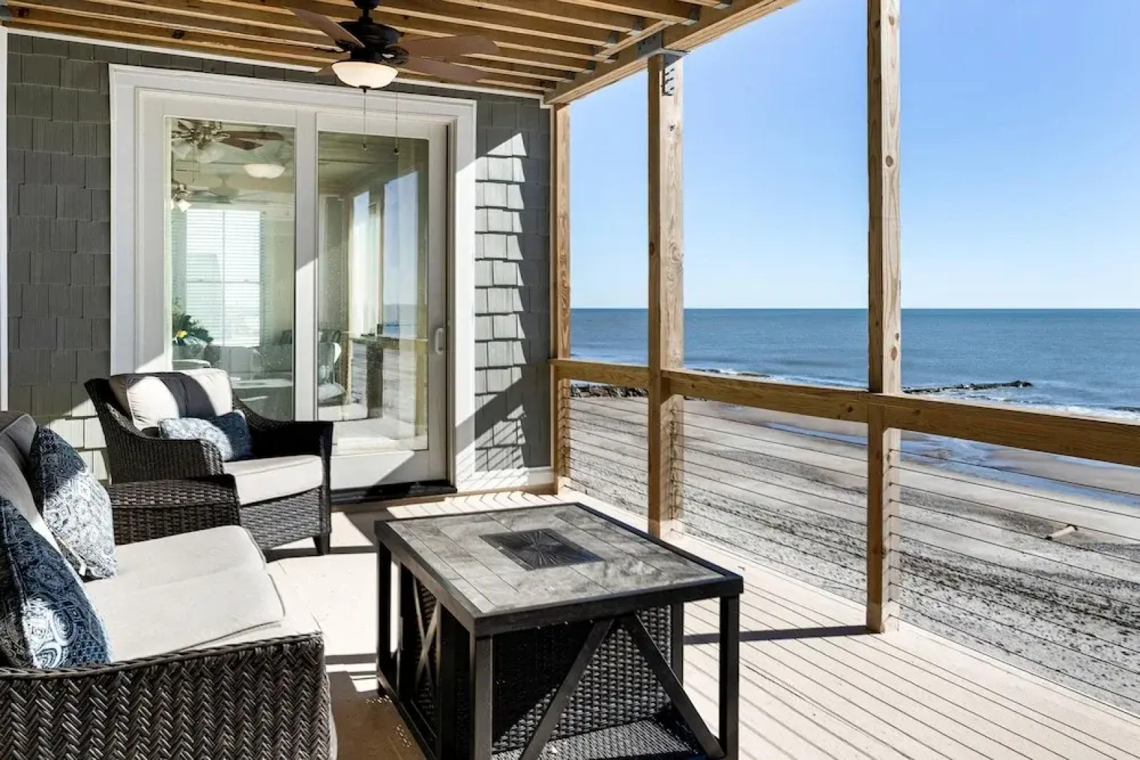 Endless Summer 5 Bedroom Home by Redawning