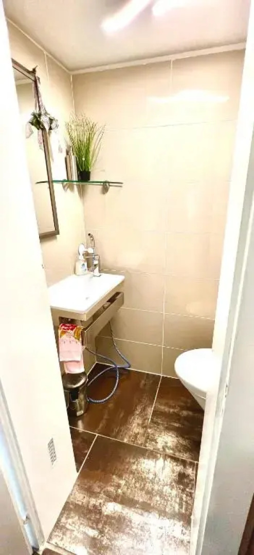 13 Family central modern app with Lake View