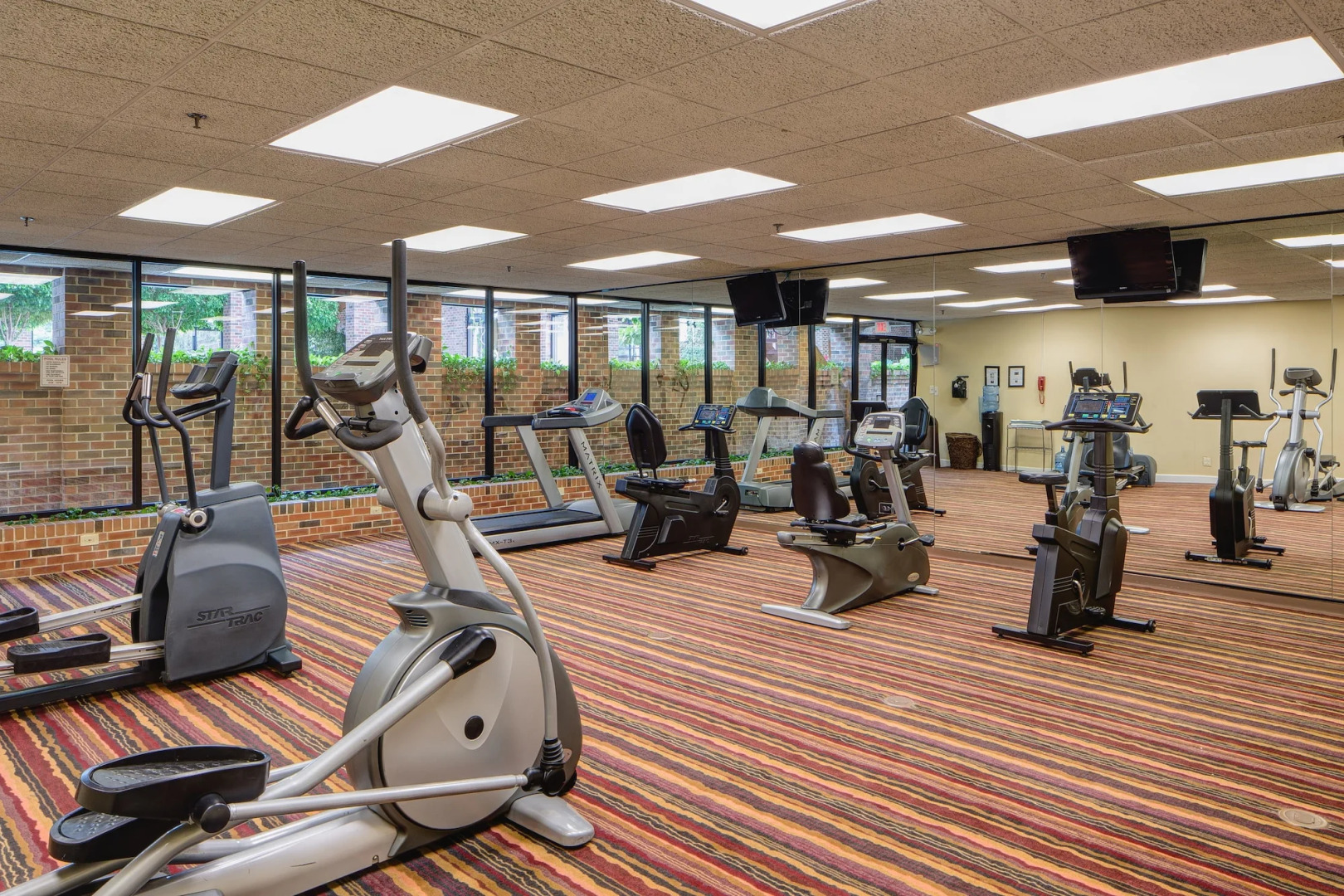 Holiday Inn Chicago SW-Countryside ConfCtr by IHG