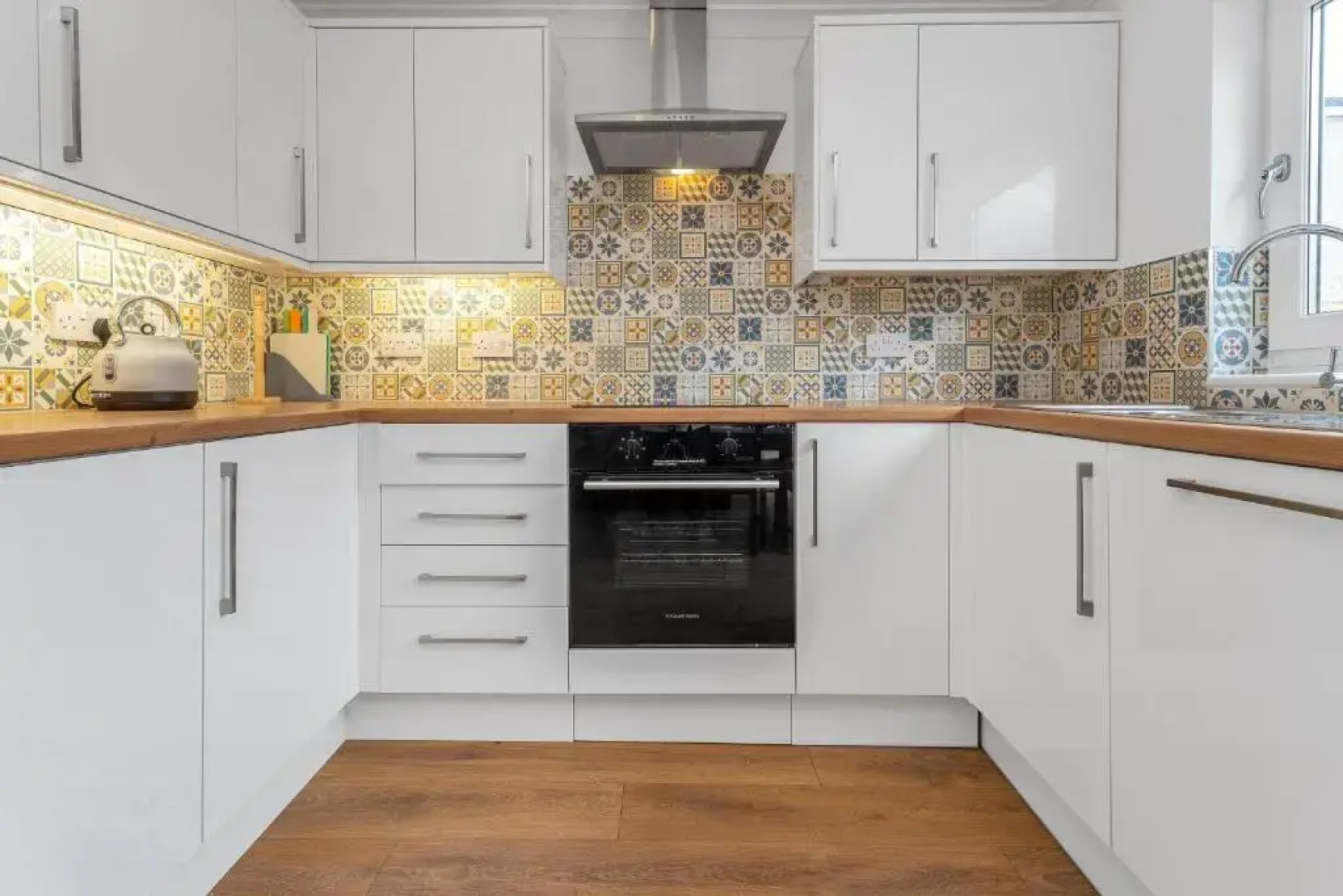 Cheerful Stays - Livingston - 4 Bedroom 3 Bath Home