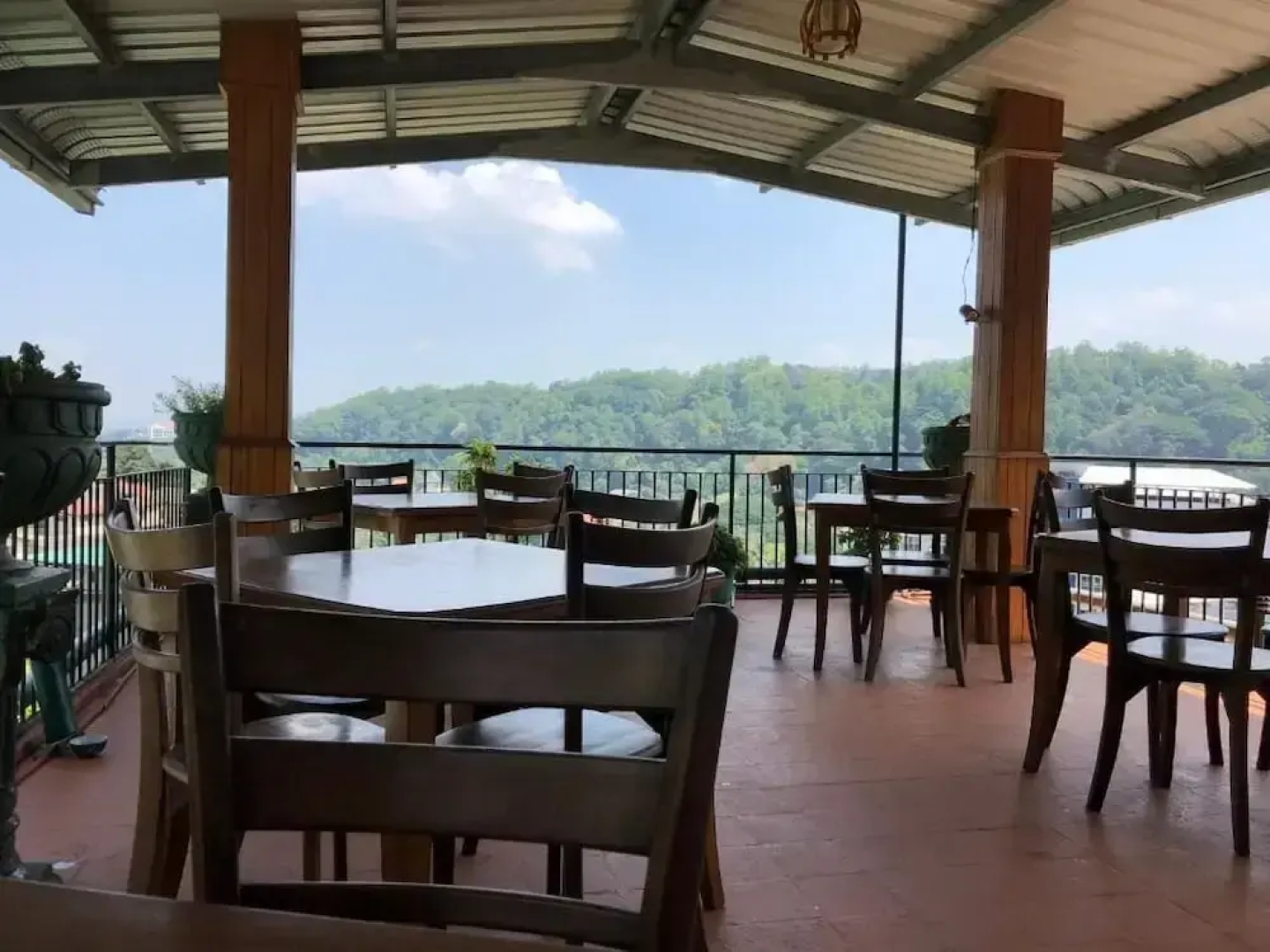 Sharon Inn