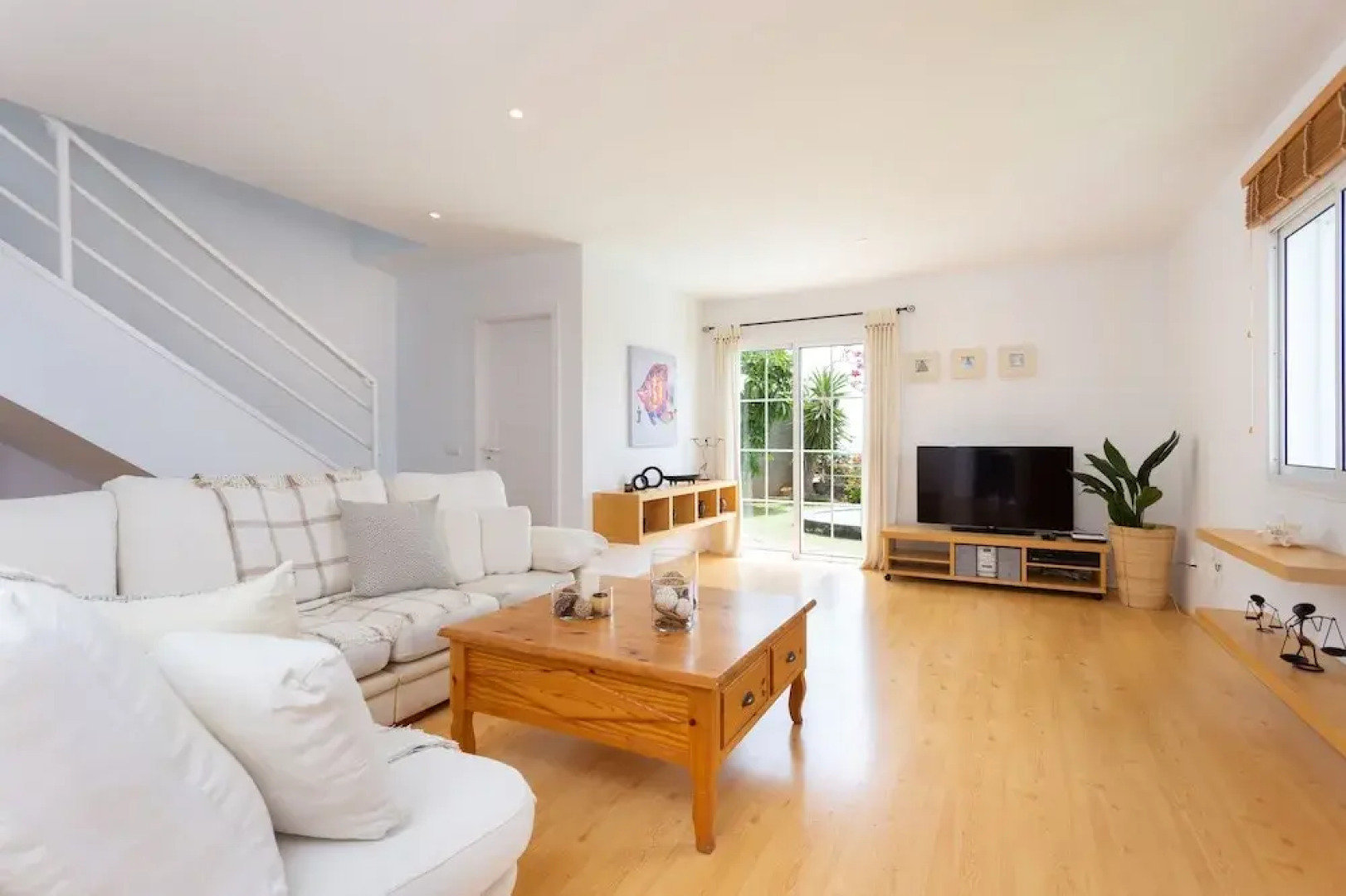 Duplex Acorán with pool and sea view