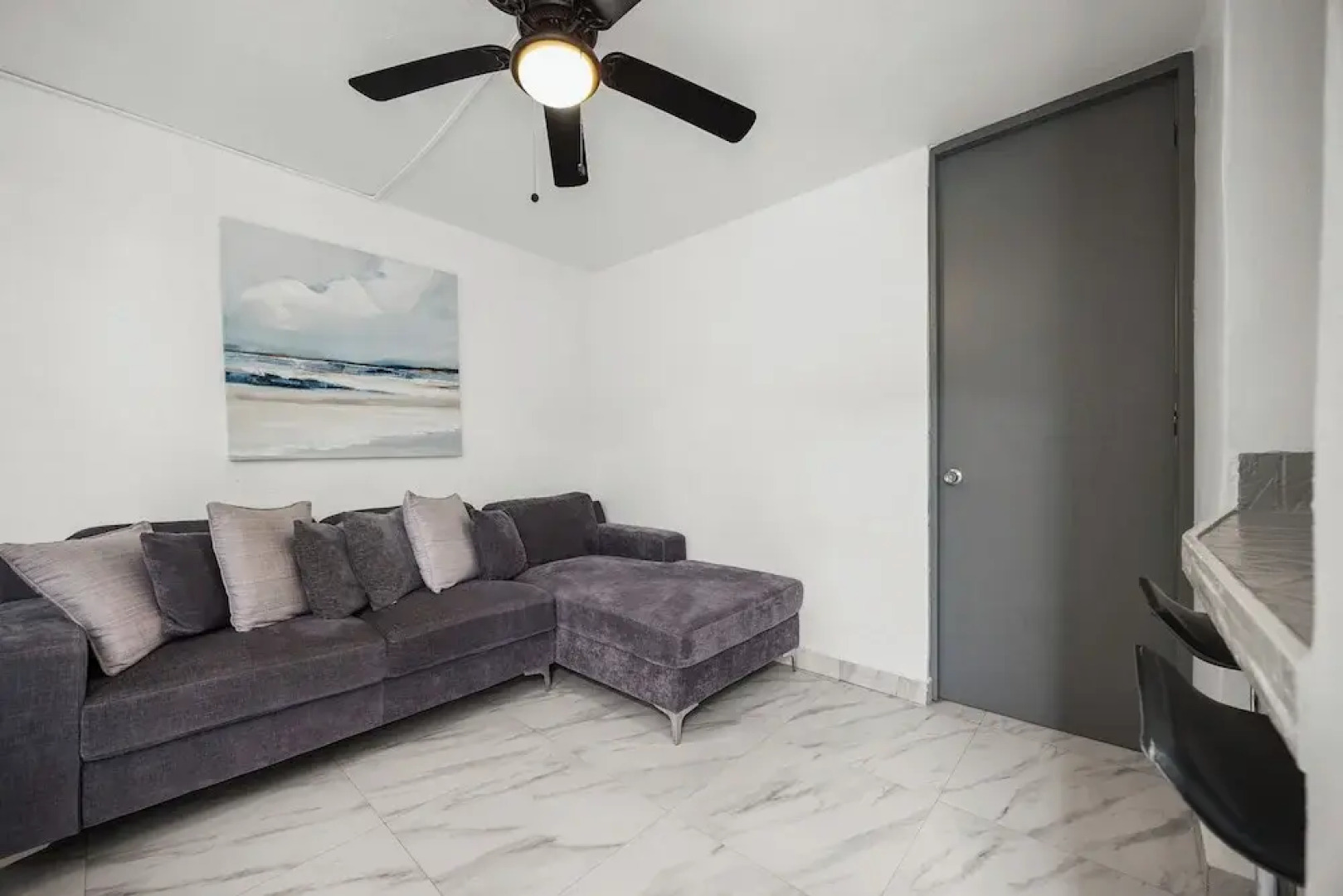 Private Pool Near the Beach Pet Friendly