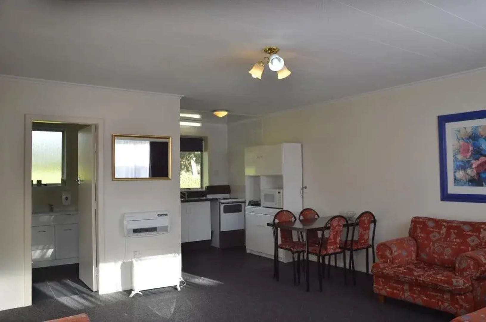 Queens Park Motels