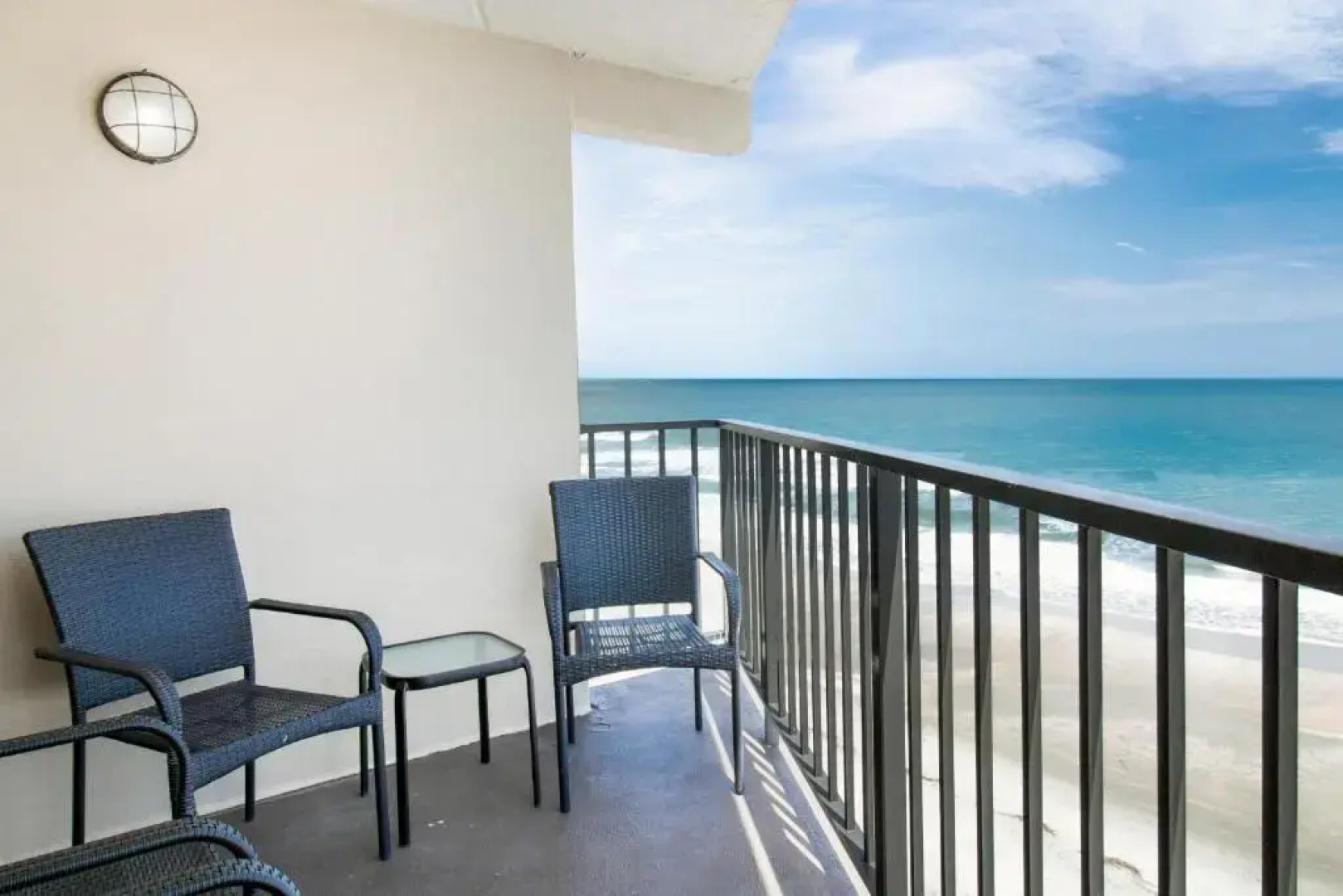The Oceanfront Litchfield Inn
