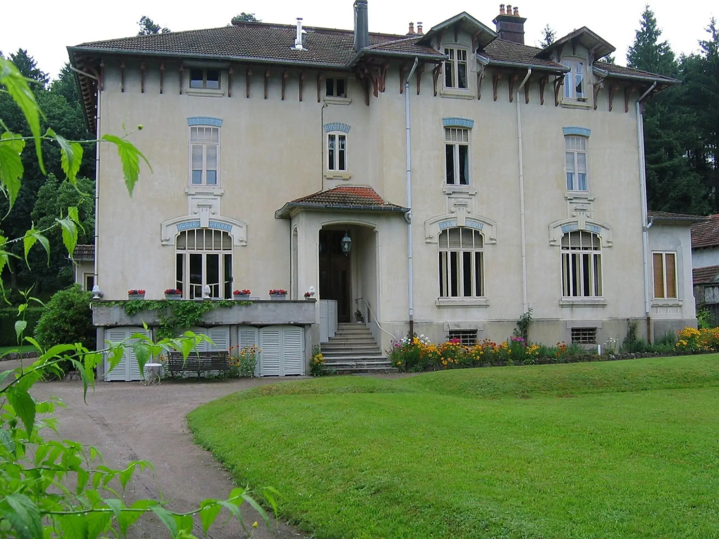 Delightful Mansion in Vecoux With Garden