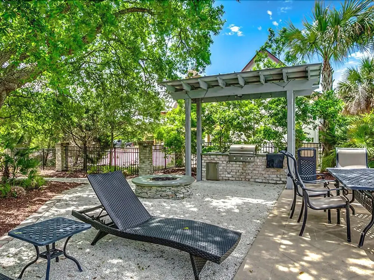 112 Tolater 8 Br Home by RedAwning