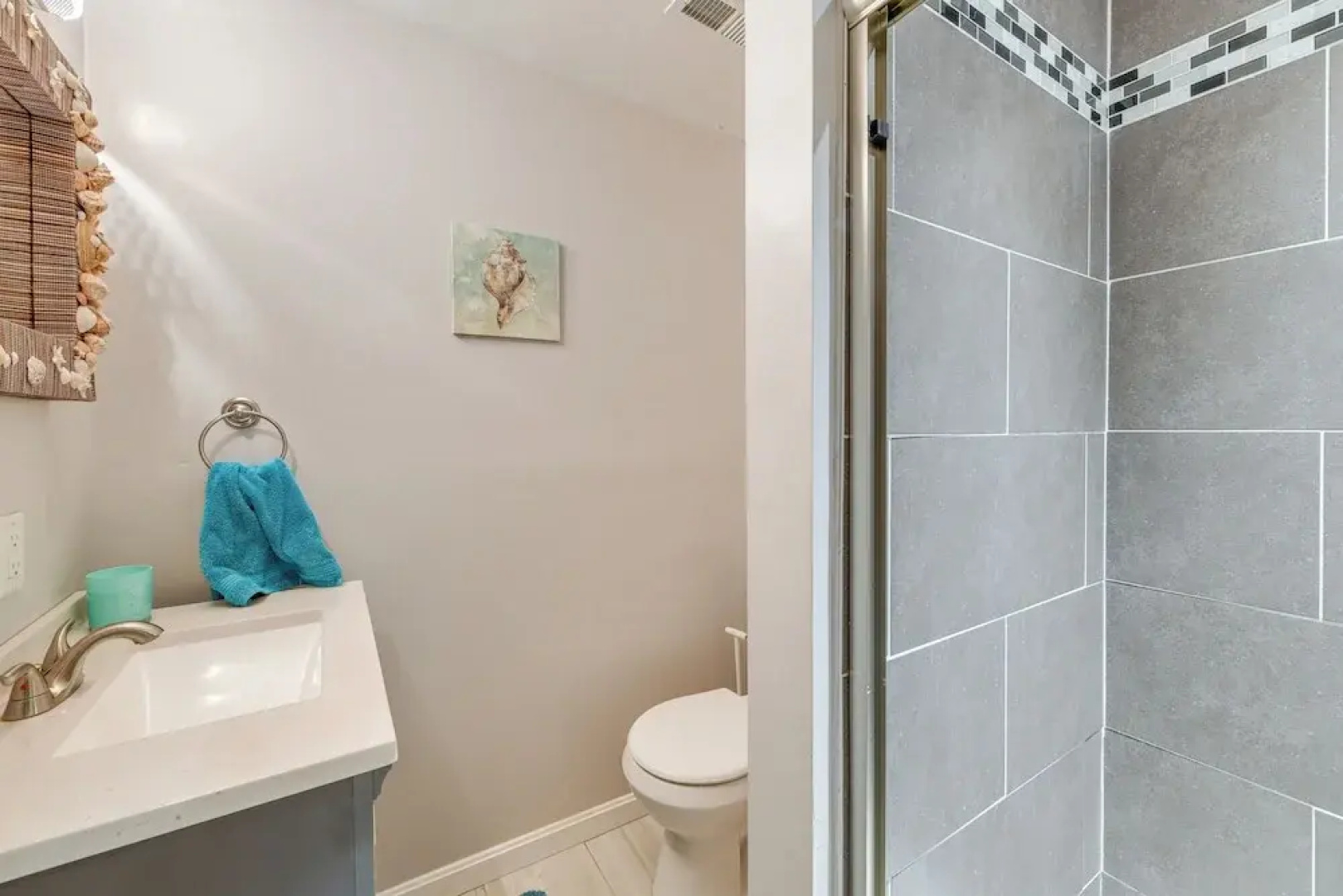 Fish, Swim & Boat: Colonial Beach Bungalow