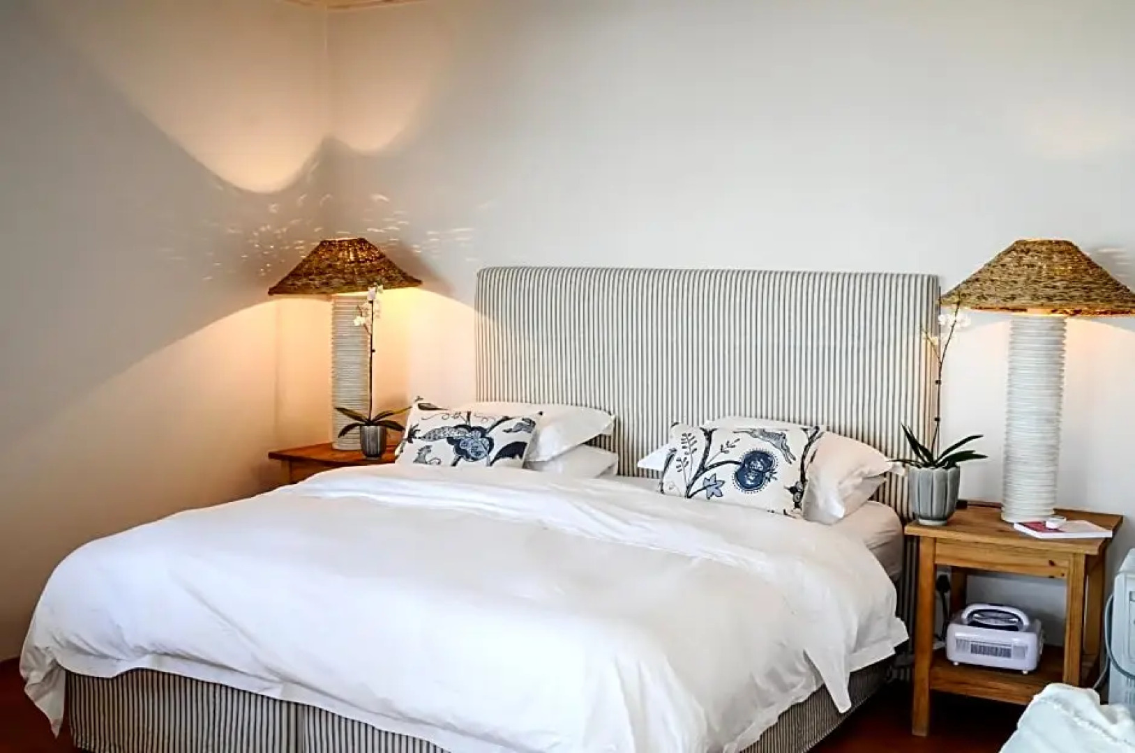 Singing Kettle Beach Lodge