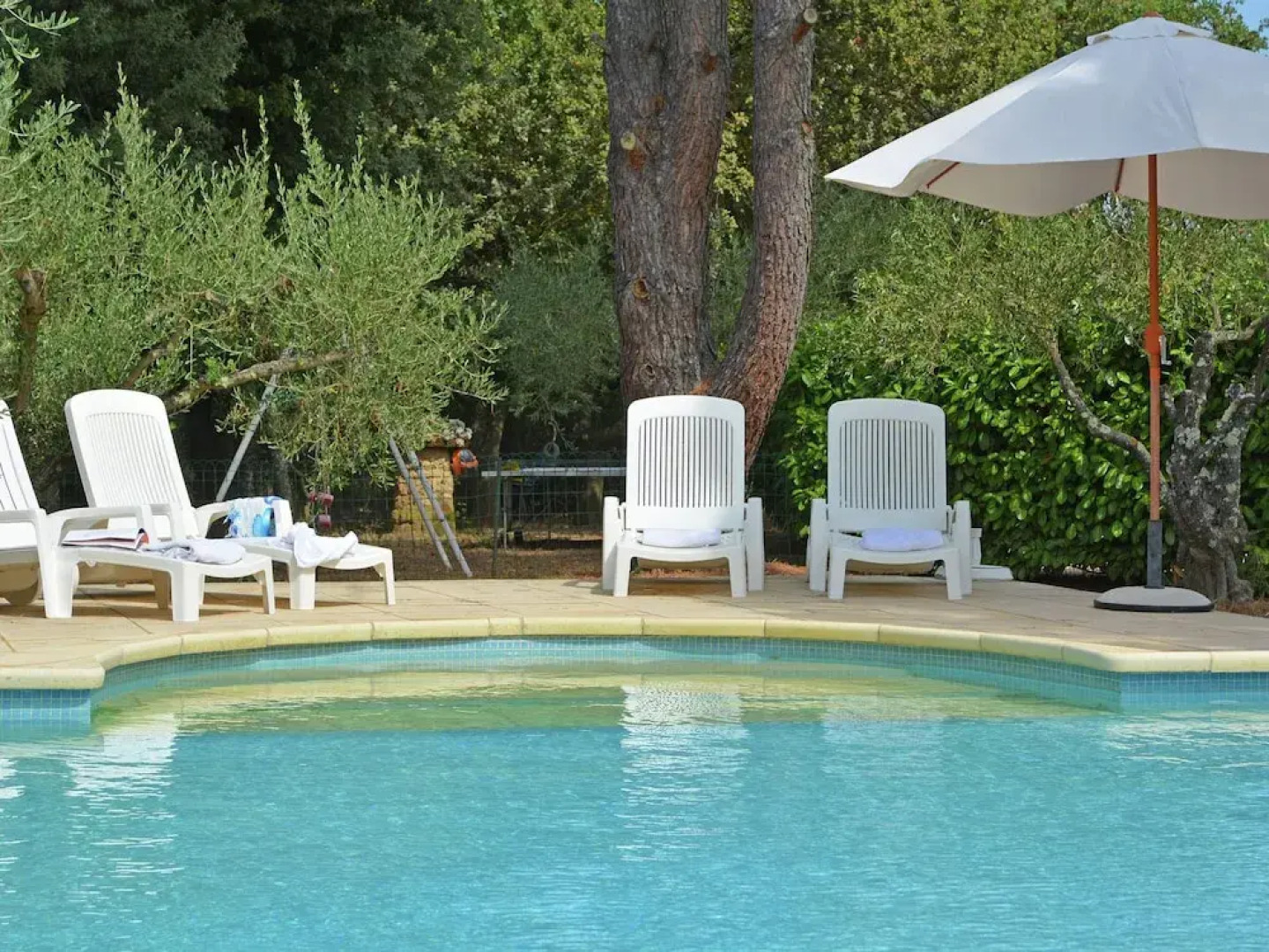 Cosy Villa in Flaux with Swimming Pool
