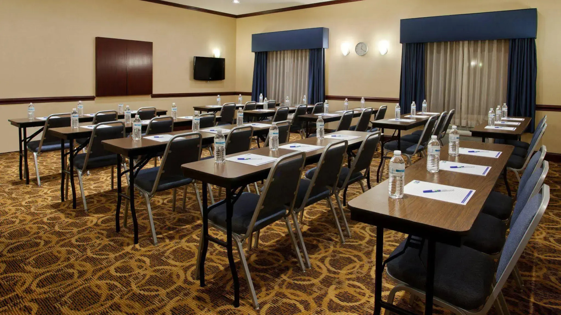 Holiday Inn Express & Suites Allentown West by IHG