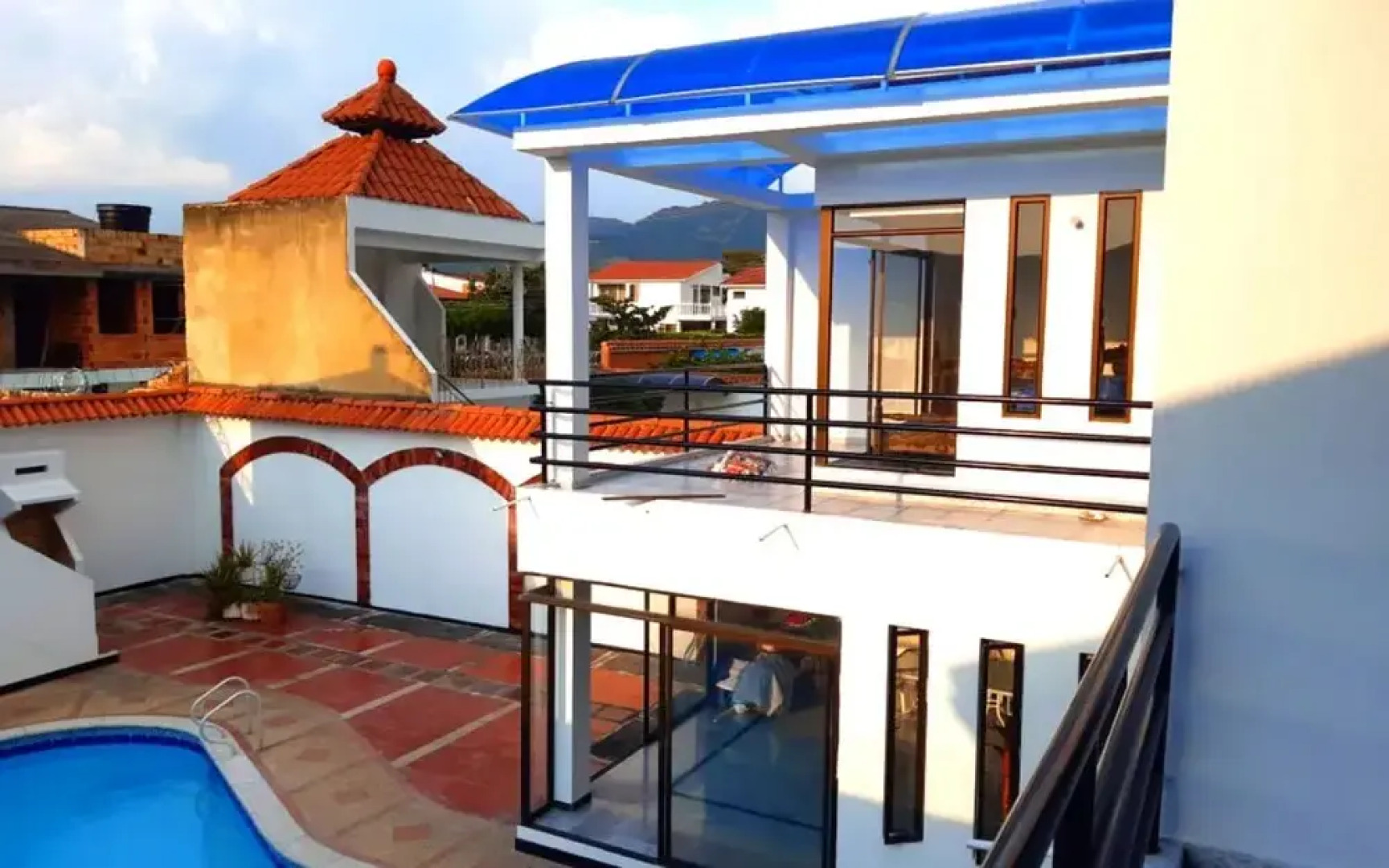 House with Pool & Hot Tub in Anapoima