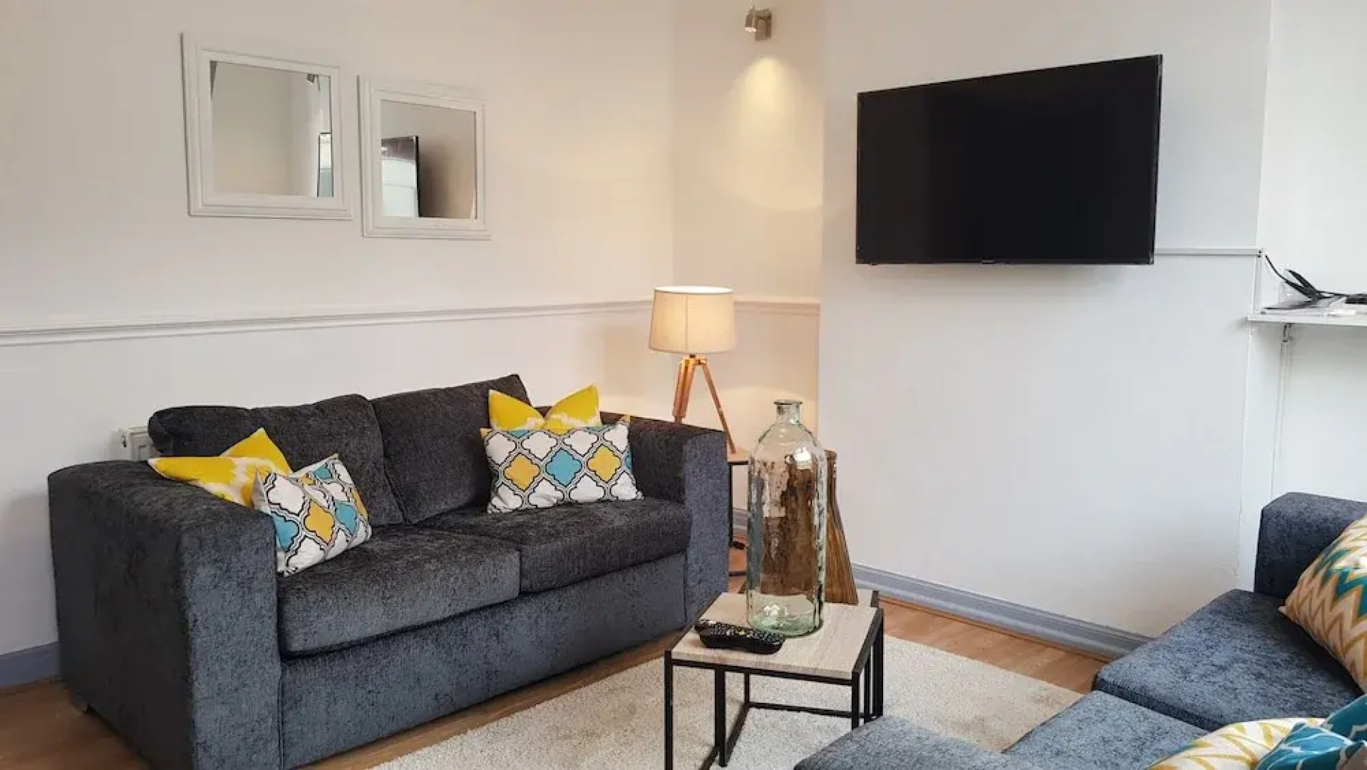 Ideal Home away in Smithalls, Bolton