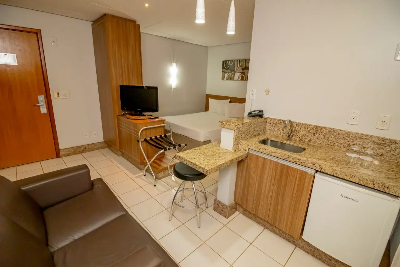 Sun Square Suites Hotel