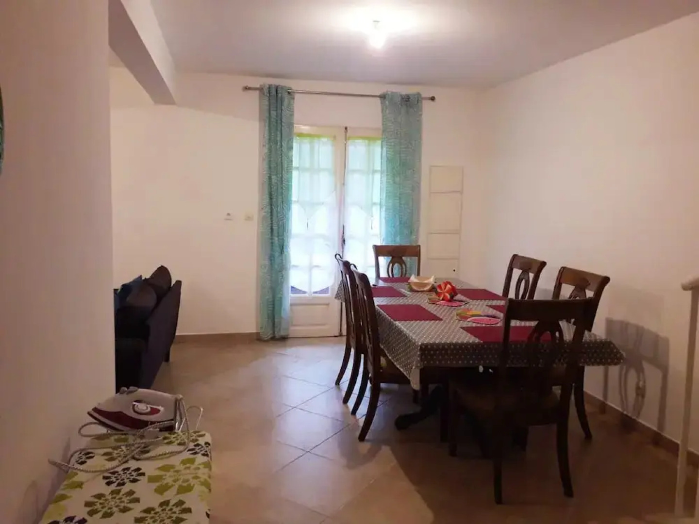 House with 2 Bedrooms in Hell-Bourg, with Wonderful Mountain View, Enclosed Garden And Wifi - 89 Km From the Beach