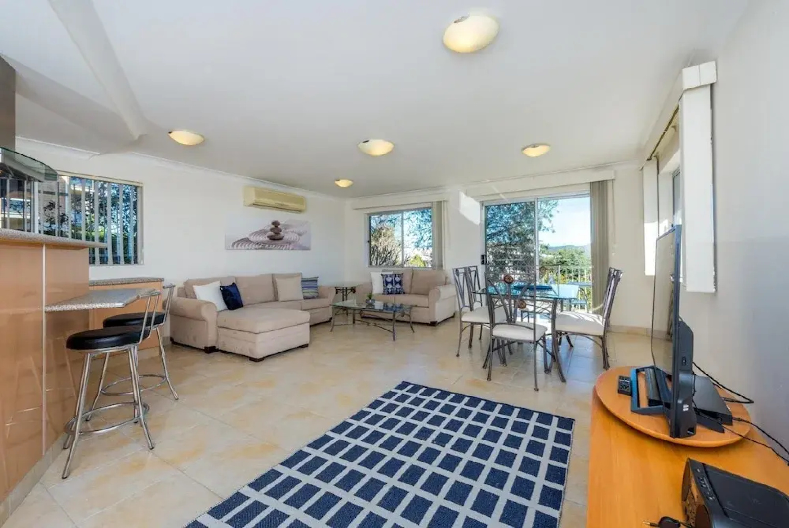 Ronald Avenue 1/65 - Shoal Bay