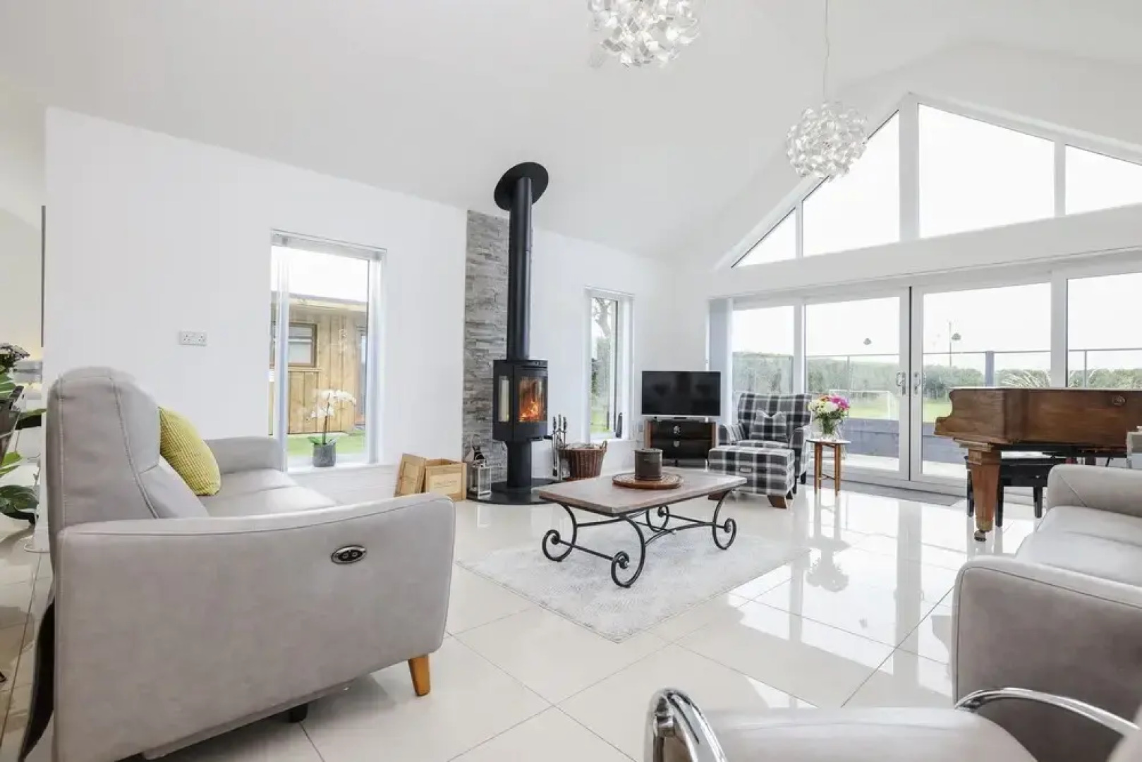 JOIVY Luxurious & Spacious 3Br House With A Hot Tub