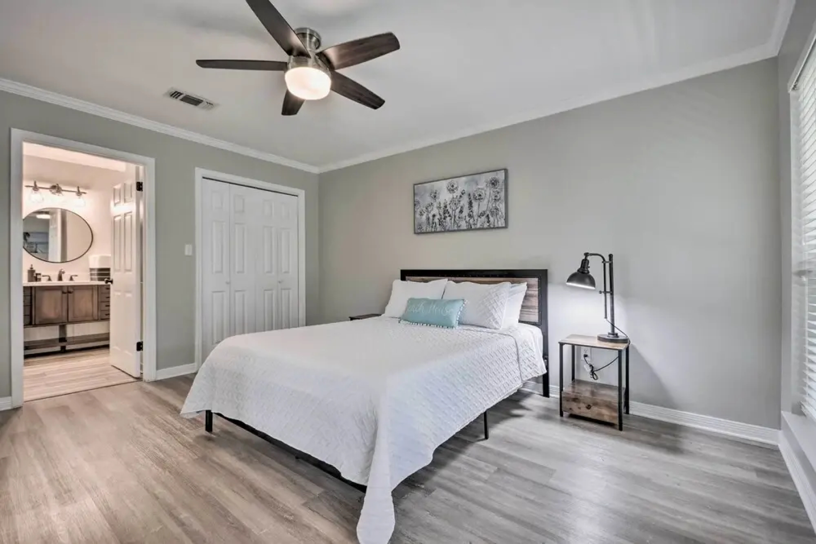 Gulf Breeze Retreat < 4 Mi to Beach Access!