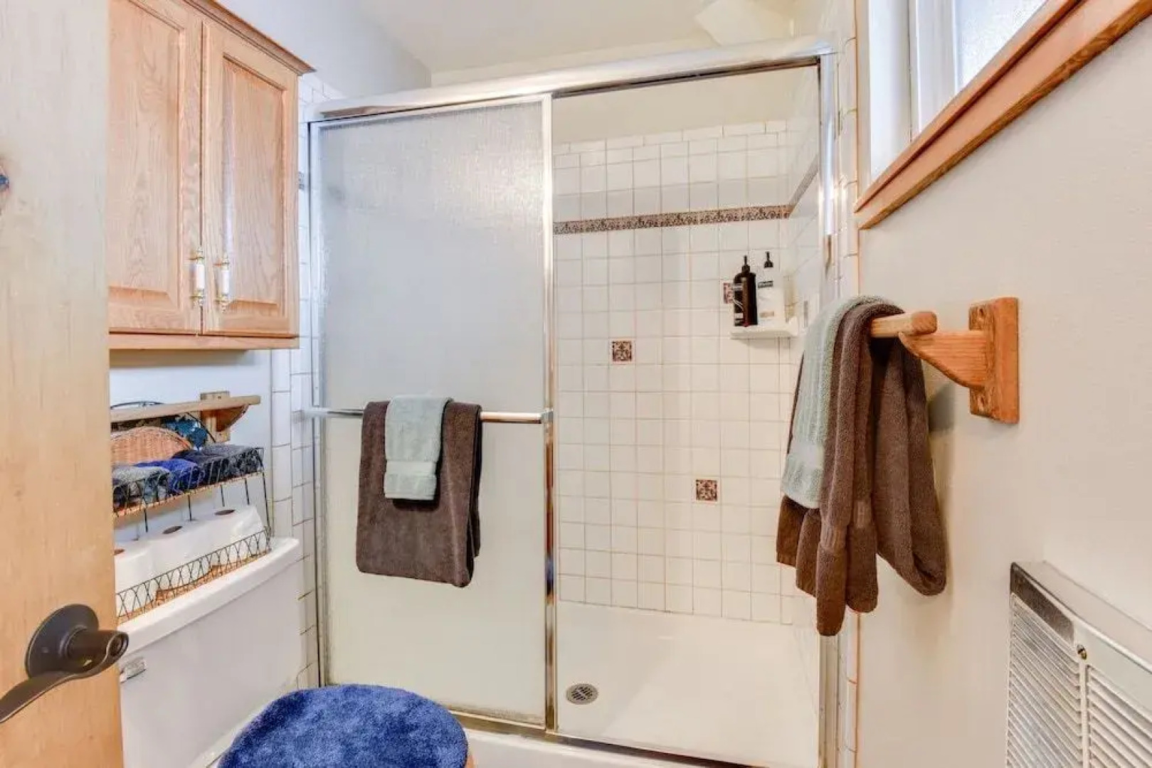 Contemporary Snow Crest