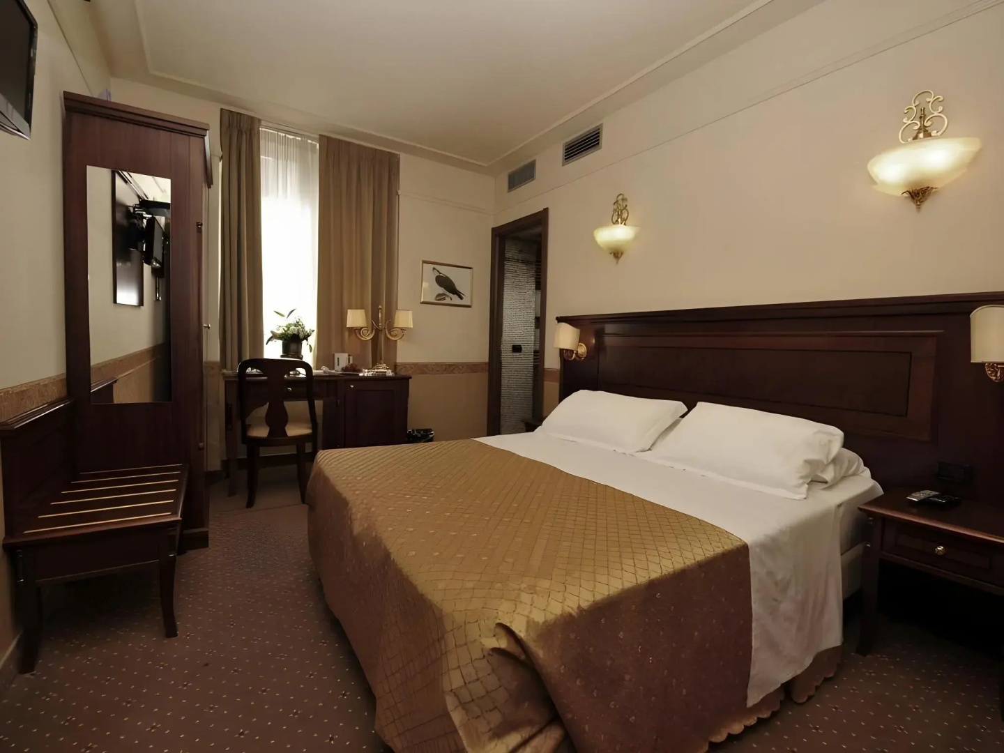 Aurelius Art Gallery Hotel