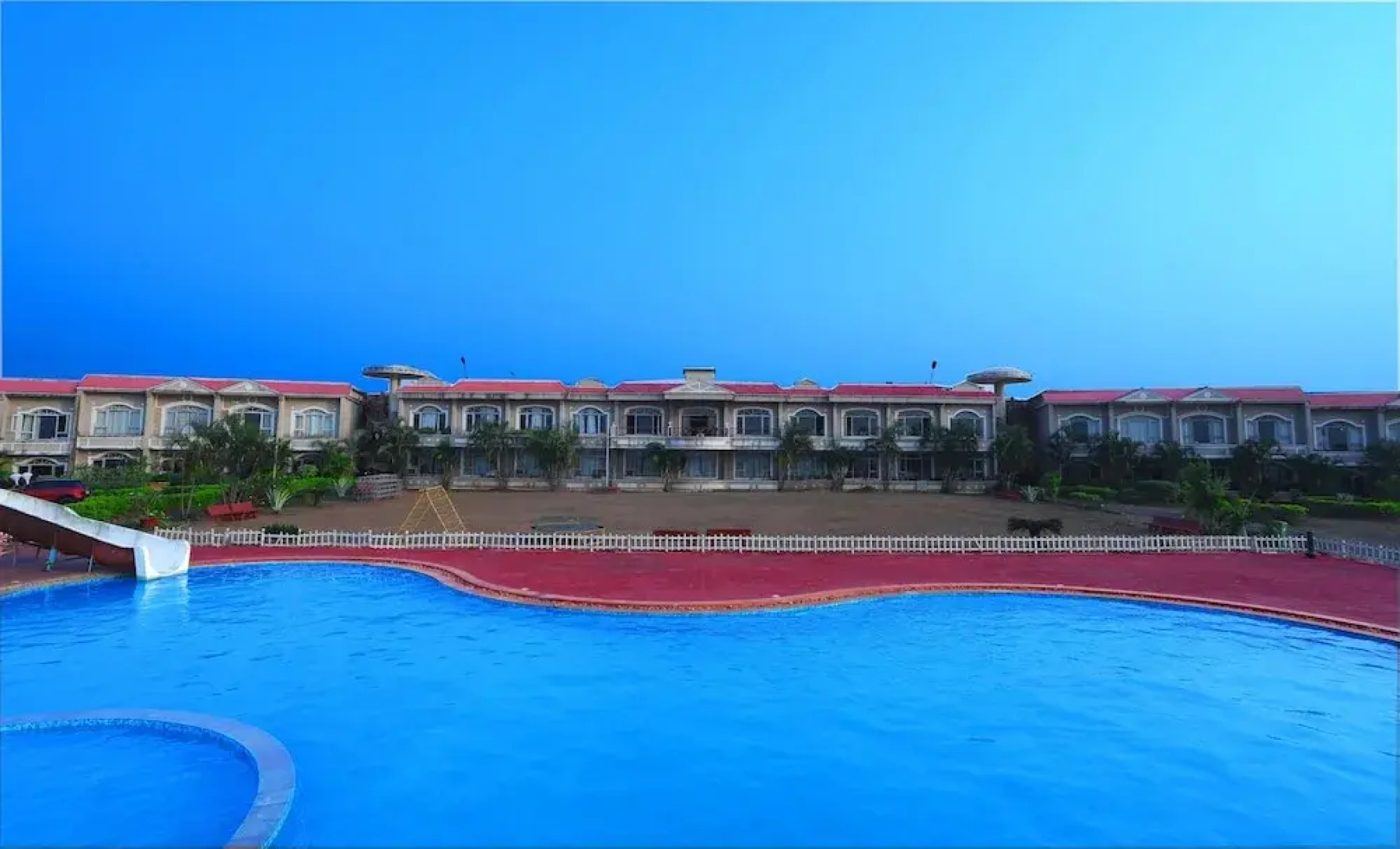 Kohinoor Samudra Beach Resort