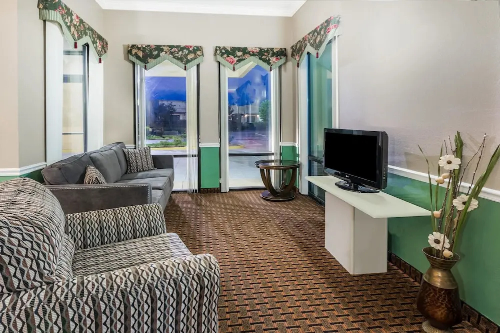 Super 8 Madison/Ridgeland Area