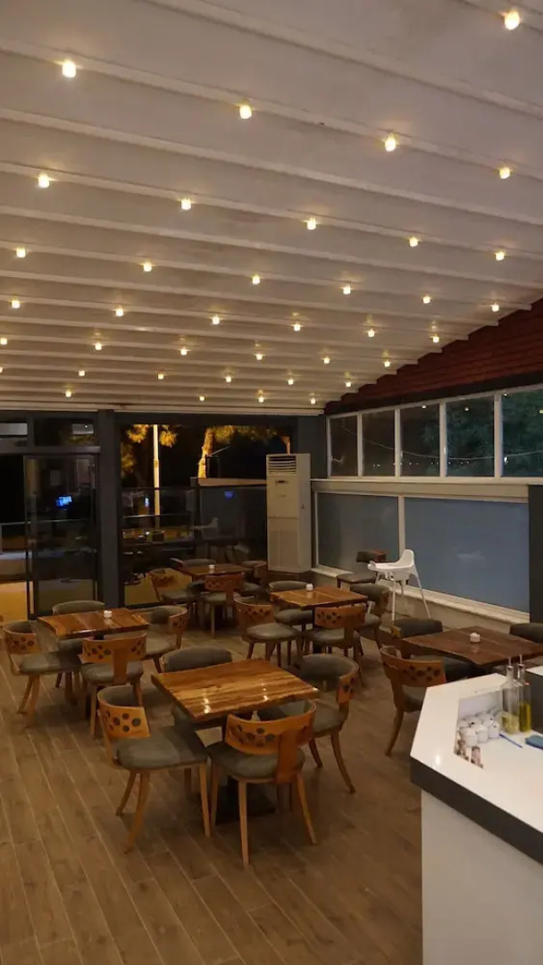 Lake Li̇fe Hotel