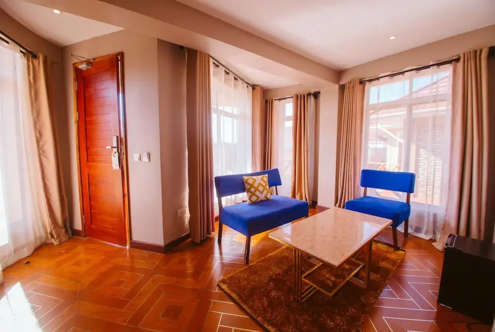 Mount Royal Villa Hotel