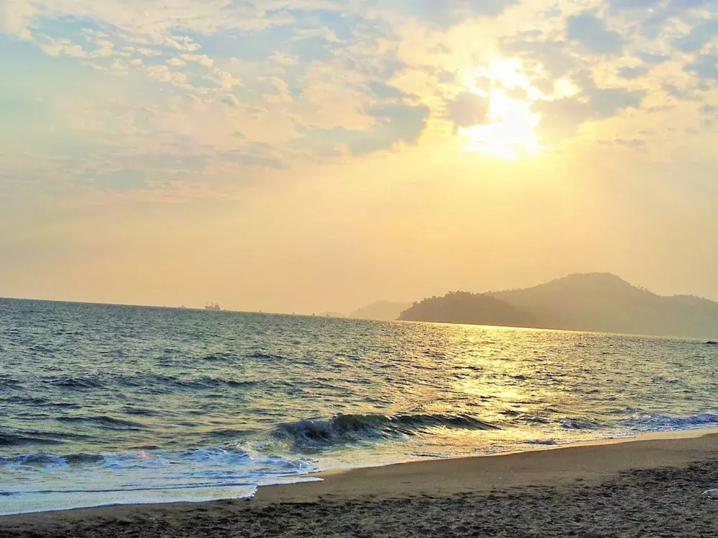 Dindings Pantai Desair Apartment By DPD