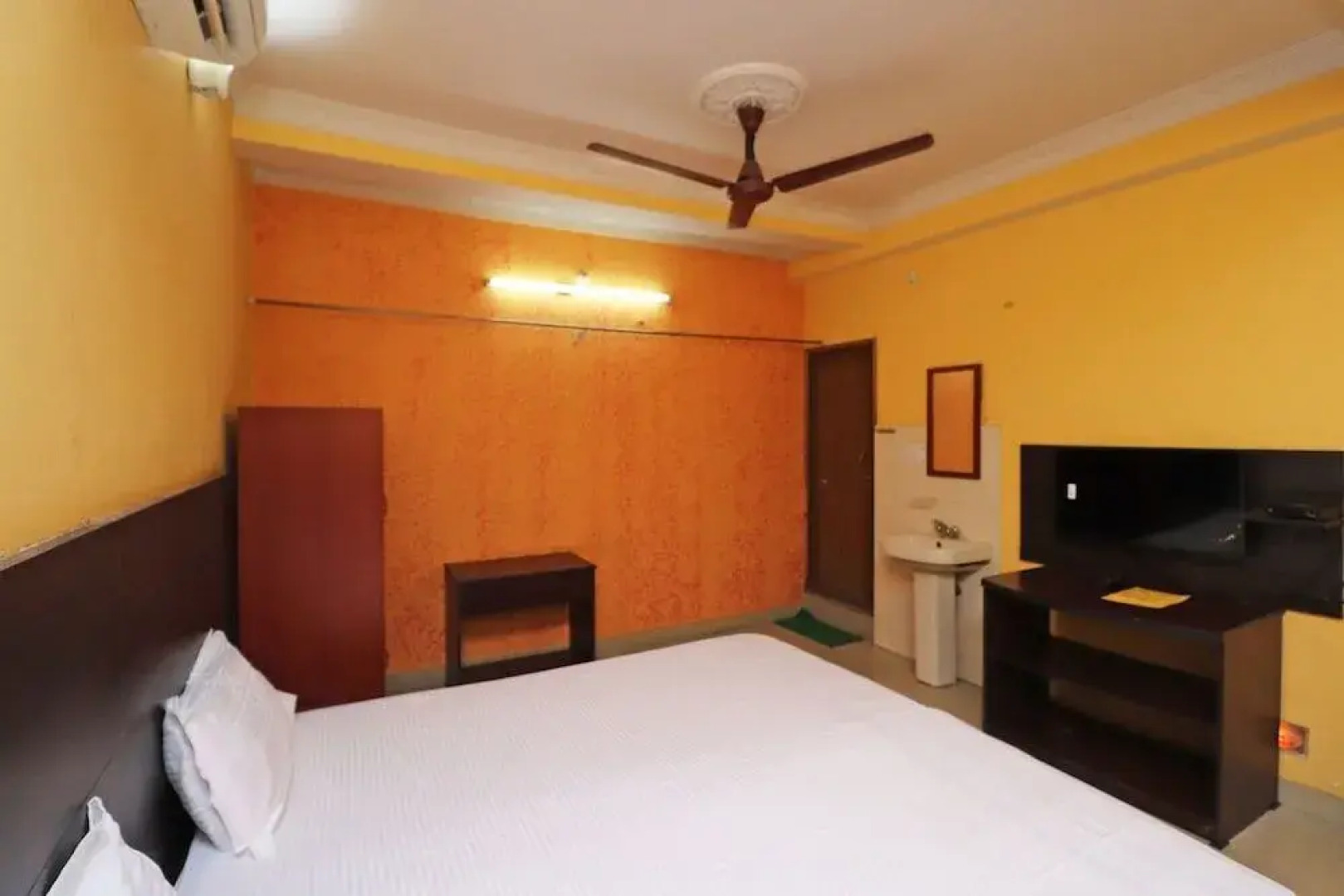 Hotel Ashoka 2 by OYO Rooms