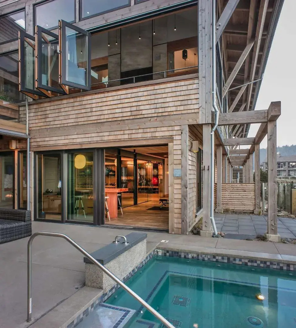 Headlands Coastal Lodge & Spa