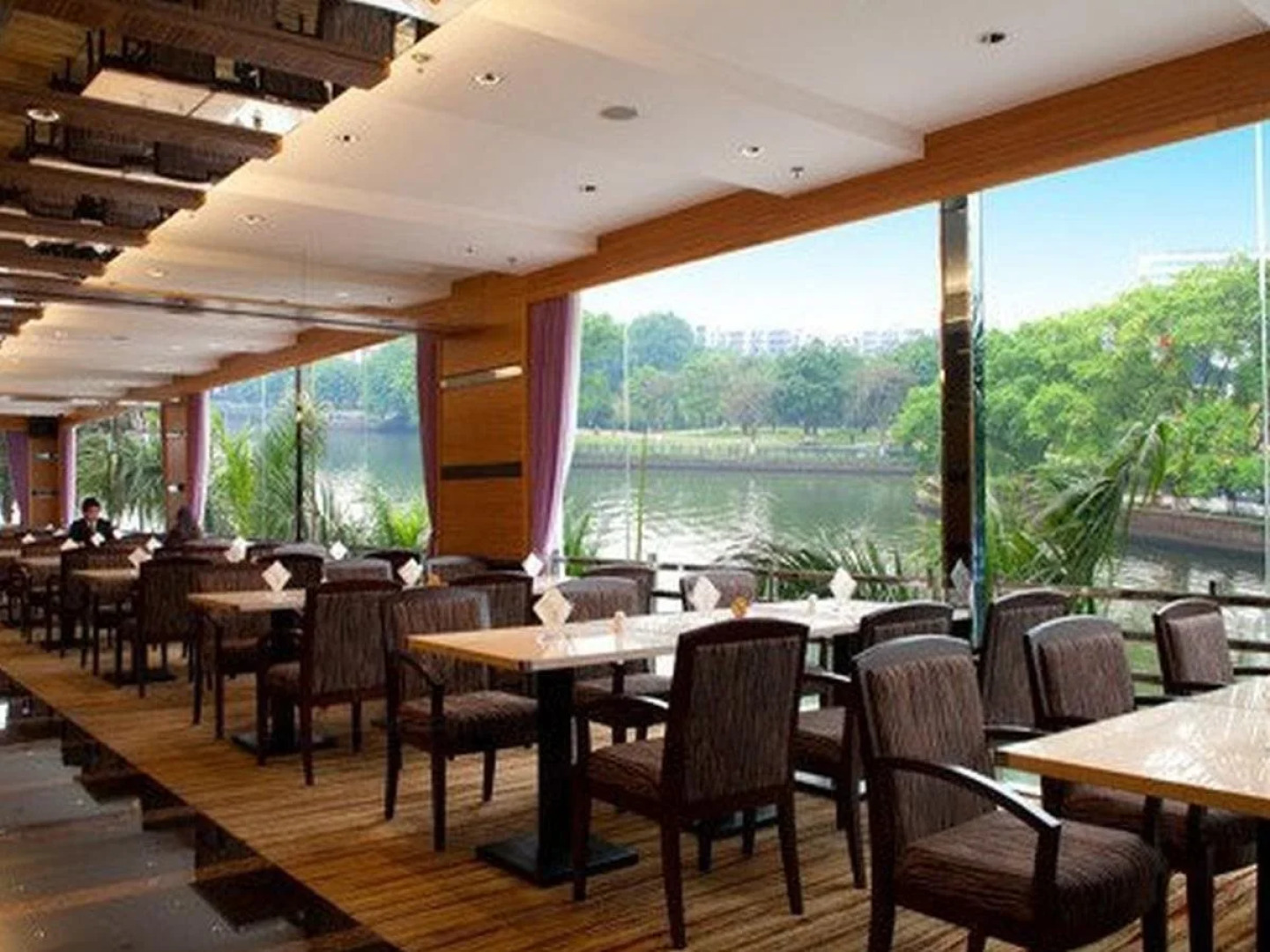 Отель JI (Zhongshan Xingzhong Plaza)