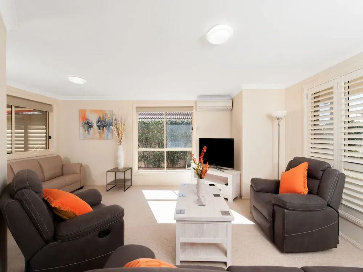 Pawprints, 123 Bagnalls Beach Road