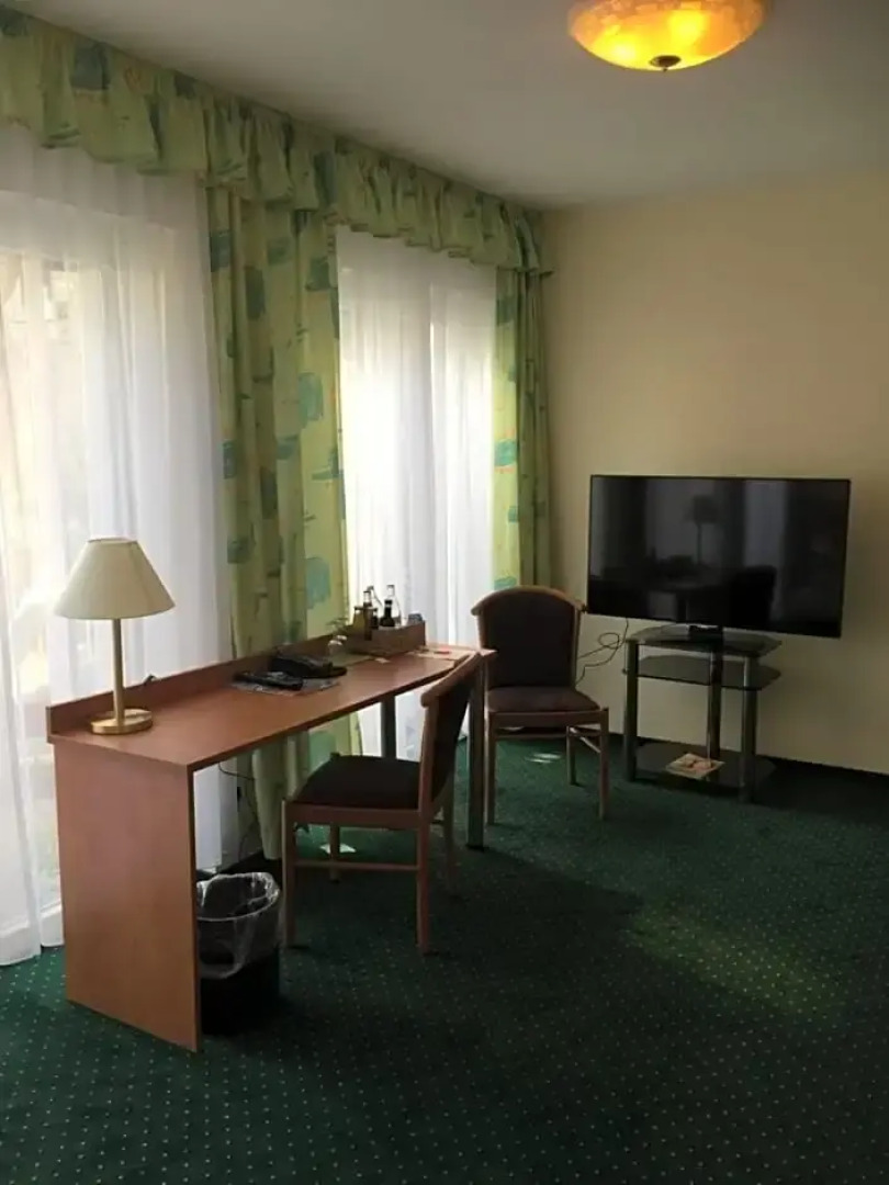 Fricks Hotel & Restaurant