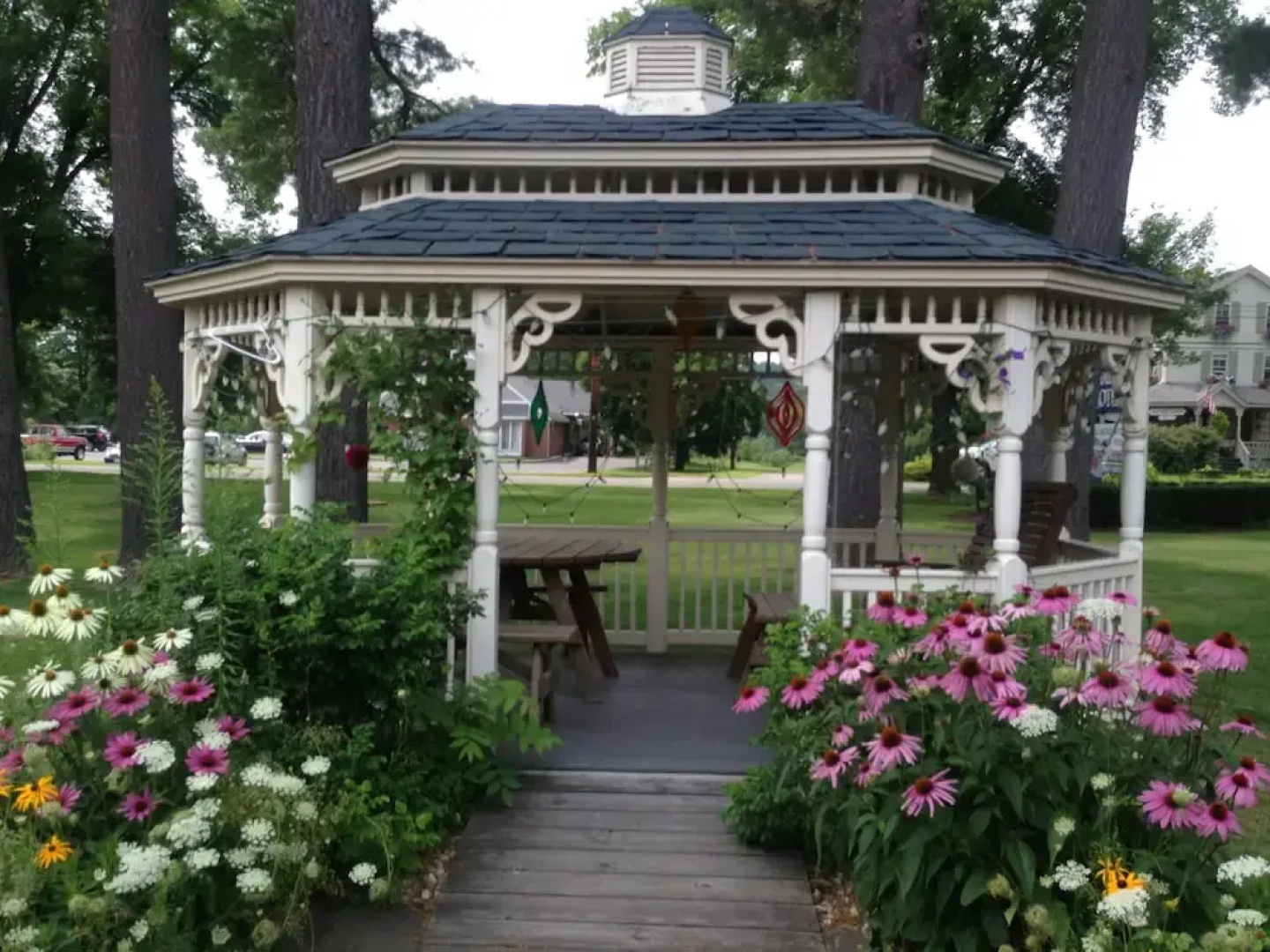 Lantern House Motel