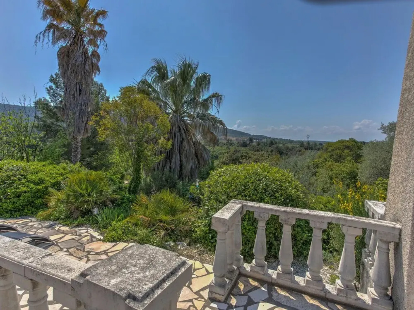 Alluring Villa in Beaufort With Swimming Pool