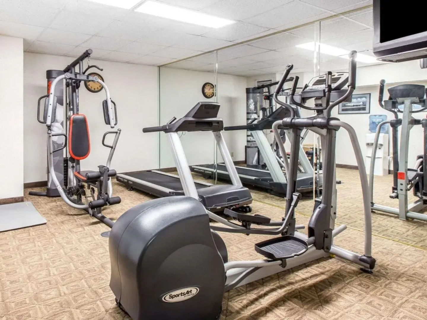 Comfort Inn & Suites - near Robins Air Force Base Main Gate