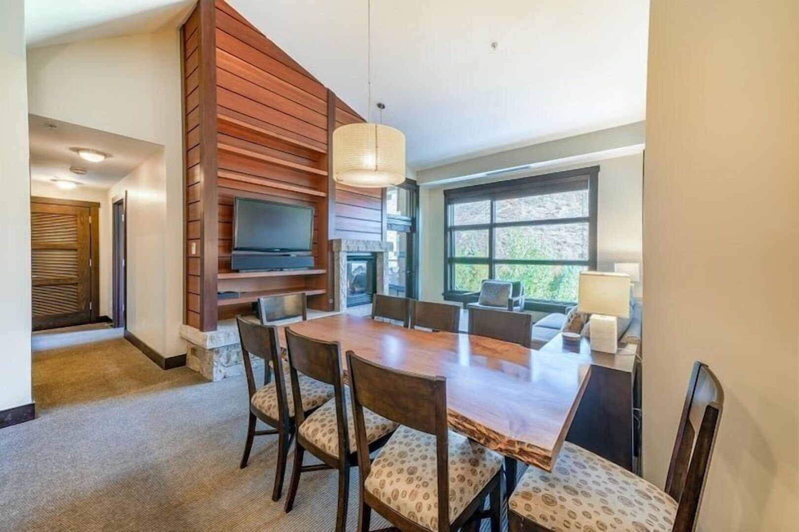 Luxury 3 Bedroom Slopeside Mountain Vacation Rental With Hot Tubs