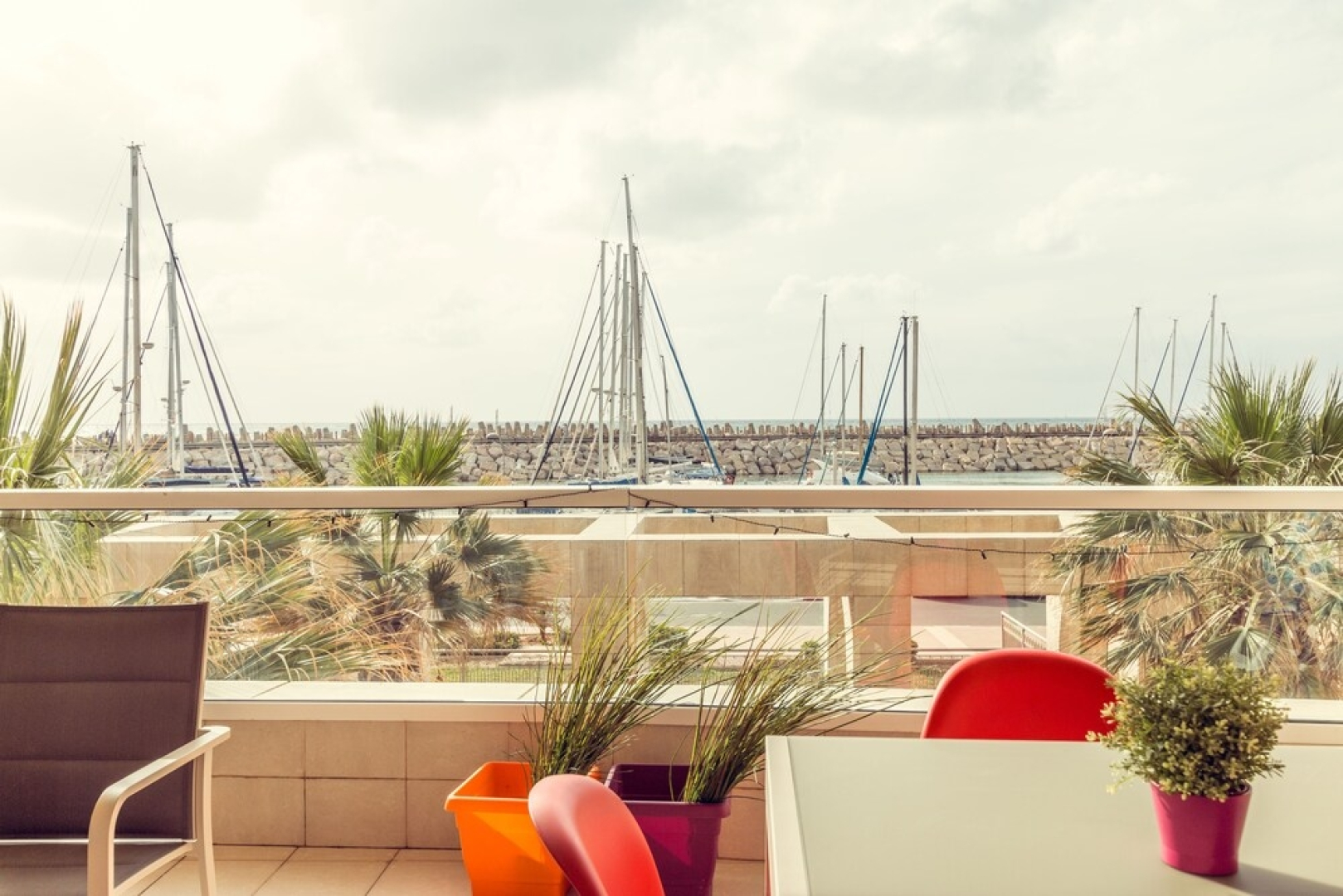 High Class Condo At Marina By Feelhome