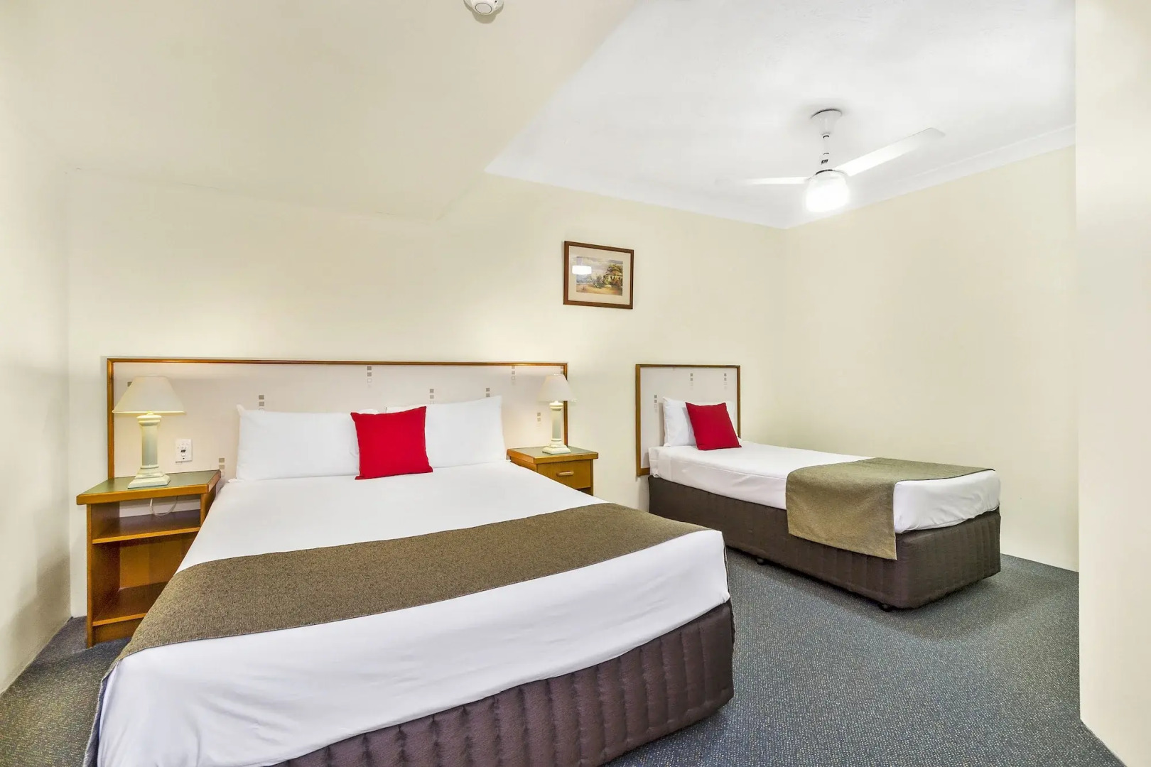 Bayswater Tweed Motel